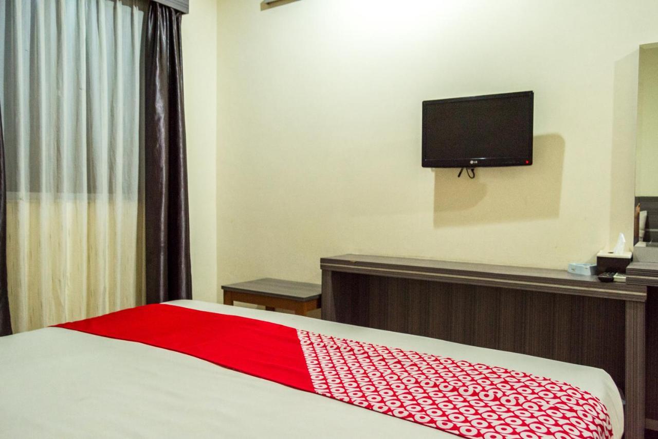 Collection O 625 Hotel Golden Gate Batam Zewnętrze zdjęcie