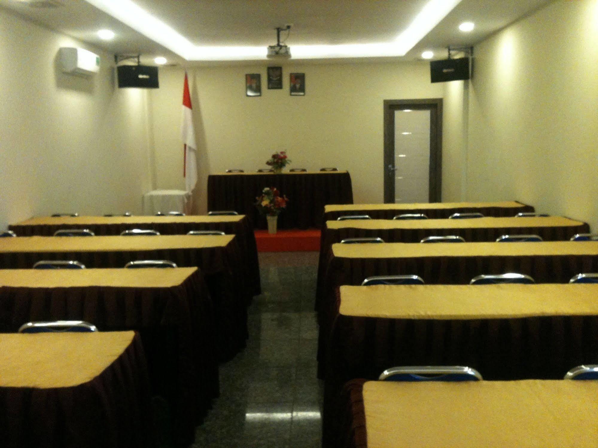 Collection O 625 Hotel Golden Gate Batam Zewnętrze zdjęcie